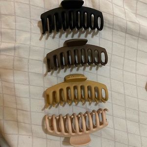 4 Matte Claw clips